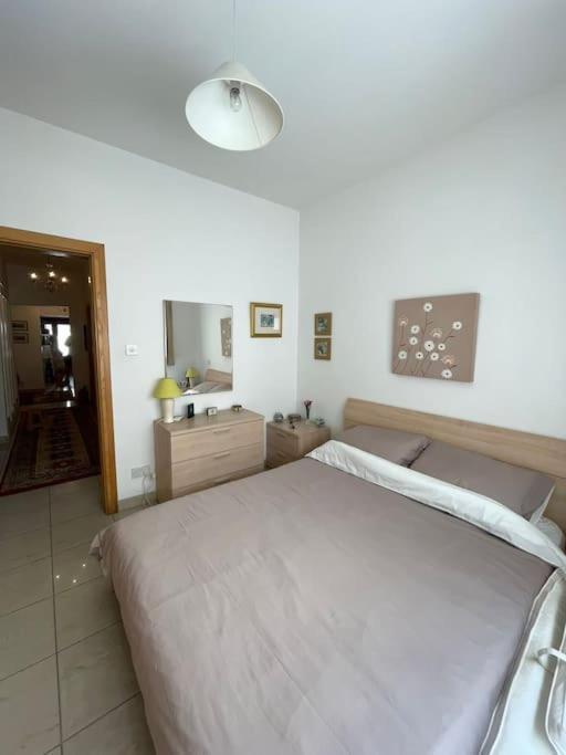 Lovely, Modern, Bright Maisonette. Heart Of Сліма Екстер'єр фото
